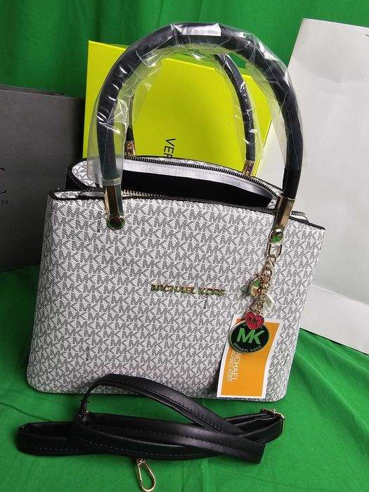 Torebka MK srednia Torba biala Michael Kors z dlugimi raczkami i pasek Premium
