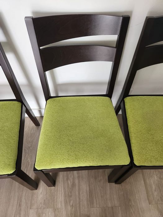 Mesa extensível com 4 cadeiras