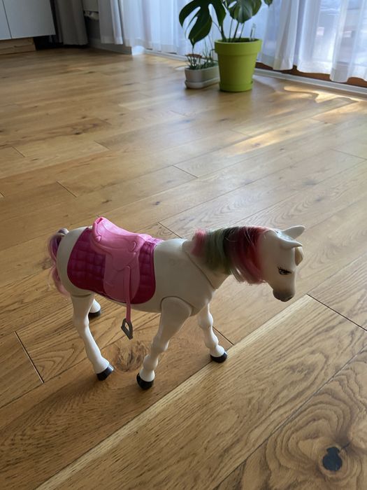 Chodzący koń  Barbie