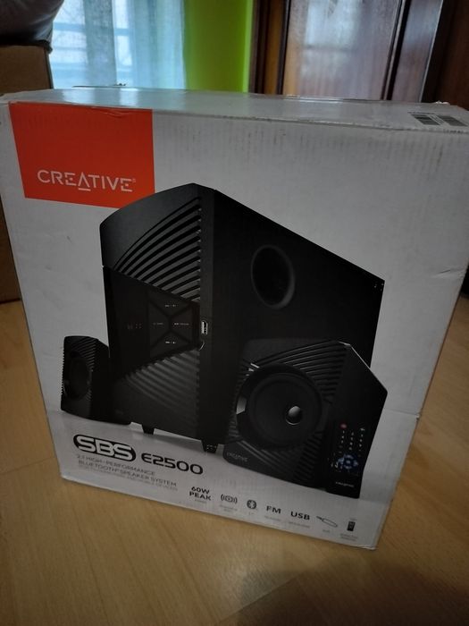 Colunas Creative E2500 c/comando (bluetooth, radio, etc)