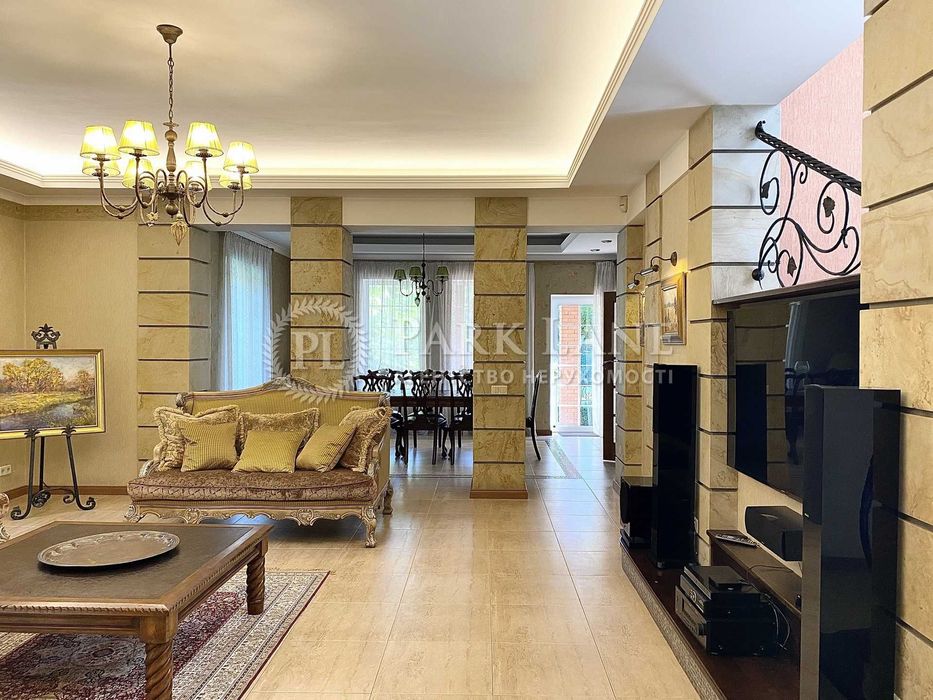 Романков. 430 м.кв. 50 соток земли.