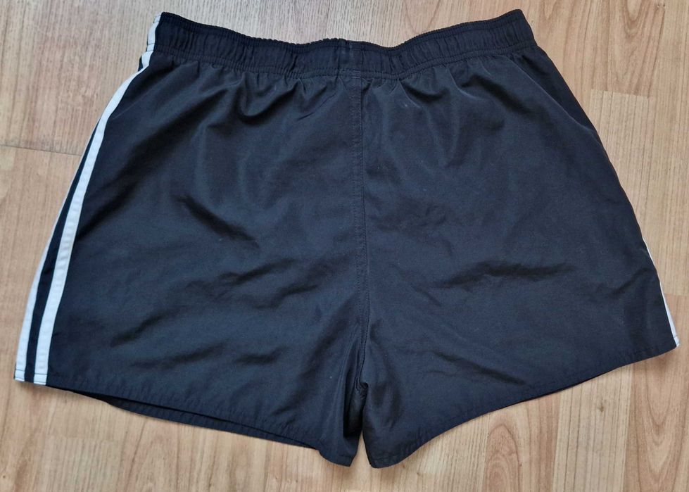 Czarne spodenki sportowe Adidas M z siatką