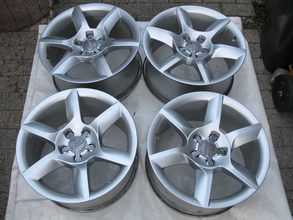 Alufelgi    AUDI 8Jx17H2 ET.26 5x112   8T06,01025D