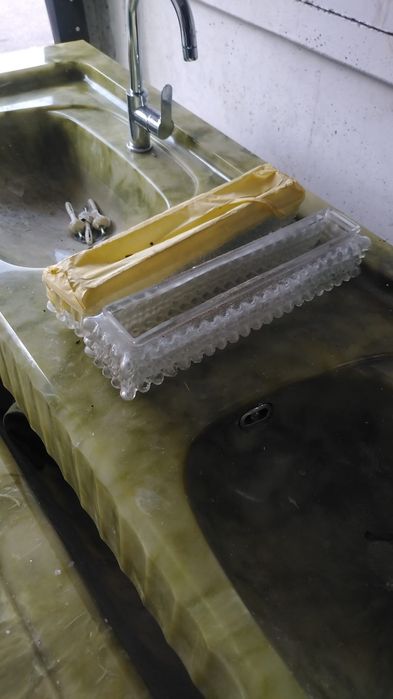 Sprzedam wanne + podwójna umywalka + lustro