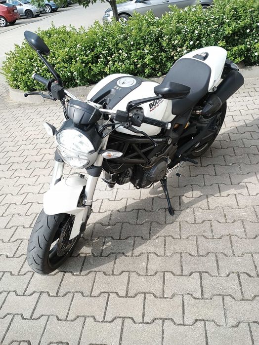 Ducati Monster 696