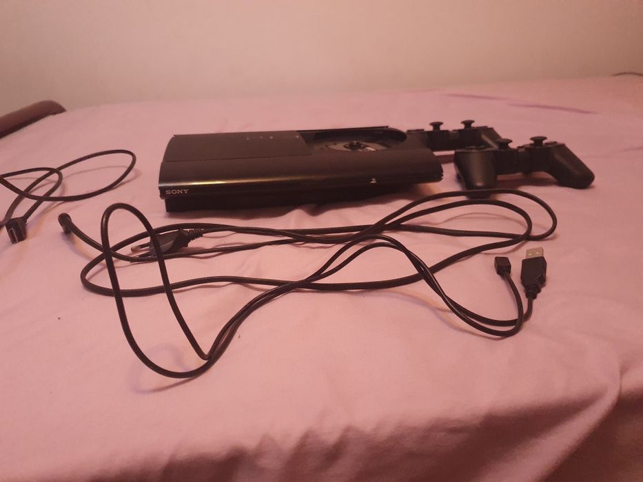 Troco meu ps3 super slim em ótimo estado por um ps4 com controles e cabos