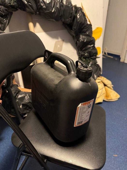 Kanister na paliwo  plastikowy czarny 10L