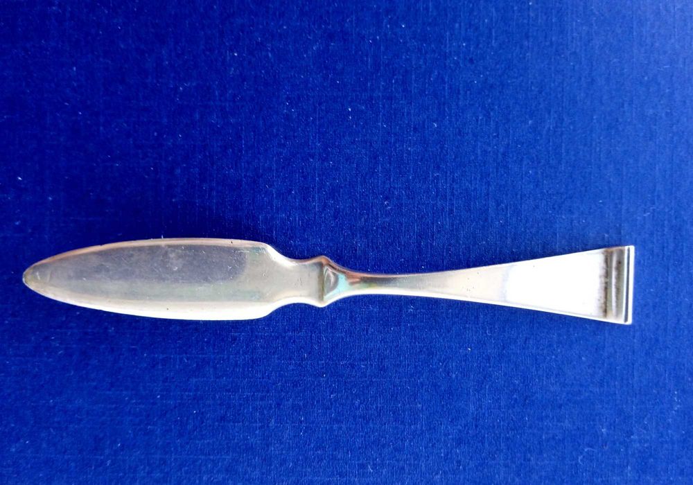 Faca de Manteiga em Prata