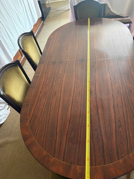 Conjunto Sala de Jantar: Mesa Extensível Pau-Santo Estilo Luís XVI + 8 Cadeiras