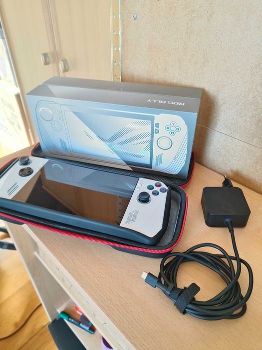 Asus ROG Ally Z1 Extreme 512GB + Case + Etui