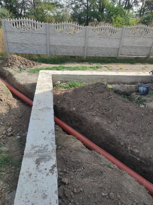 Продам участок  обгороджений по кругу