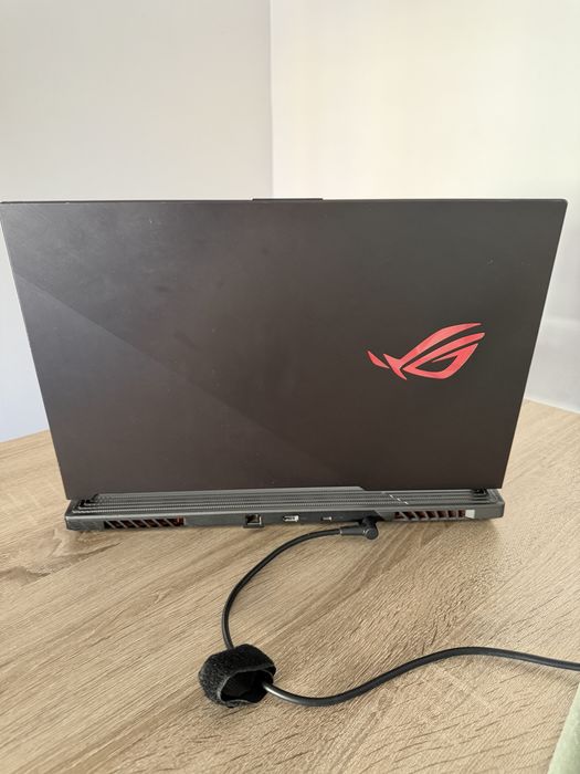 Asus rog Scar lll