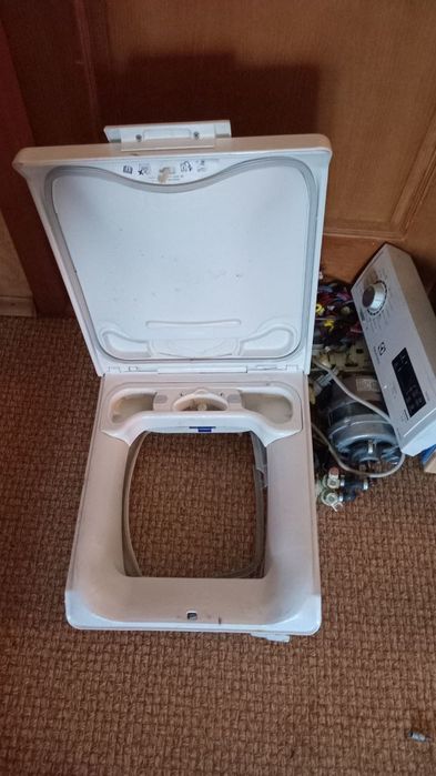 Крышка стиральной машинки Electrolux