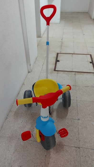 Triciclo criança