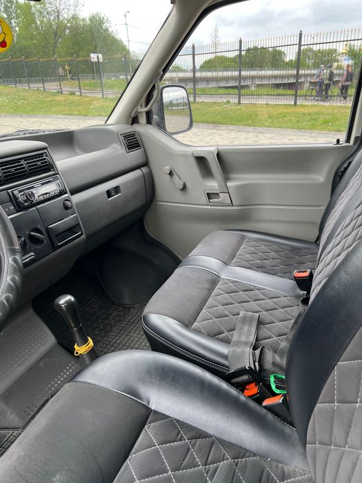 Автомобіль VW TRANSPORTER