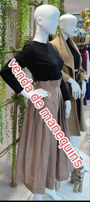 Expositores de loja e diversos equipamentos