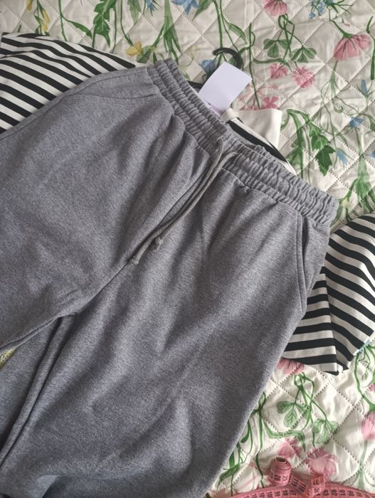 Dres Sinsay rozmiar L spodnie szare bluza w paski