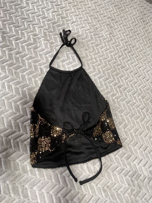 Топ в паєтках