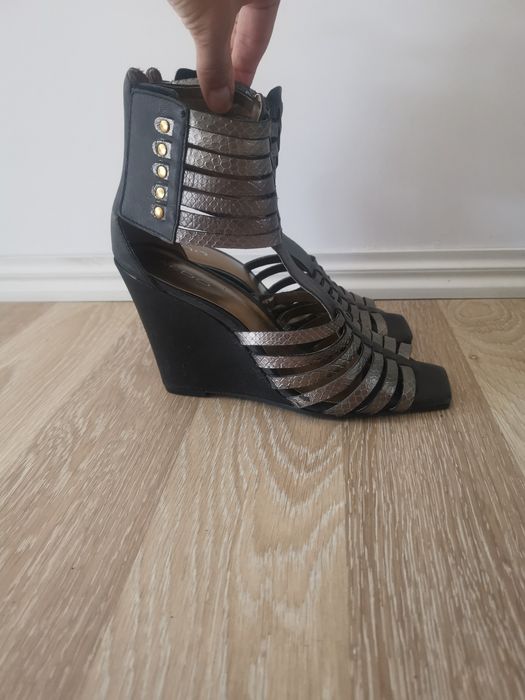 Sandały na koturnie Aldo r. 39