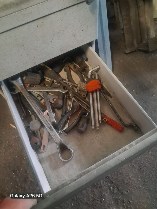 Ferramentas  e armarios