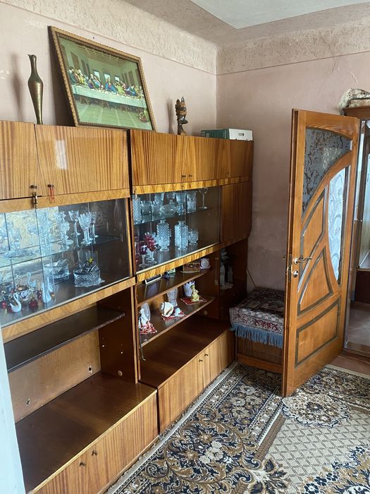 Продається двокімнатна квартира на другому поверсі поруч з центром по вул Берегівська !