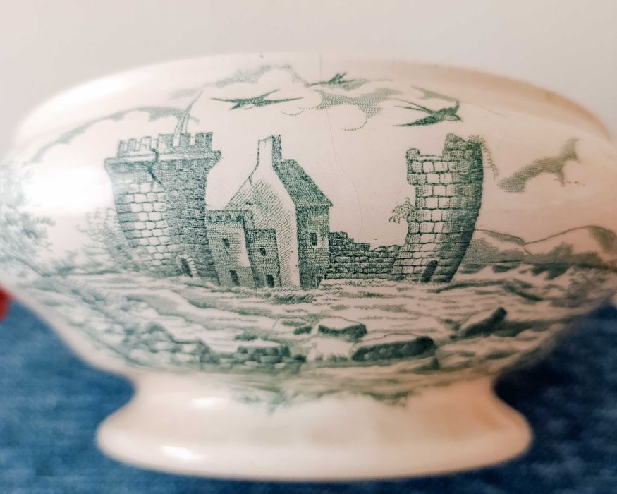 Terrina em Faiança Verde