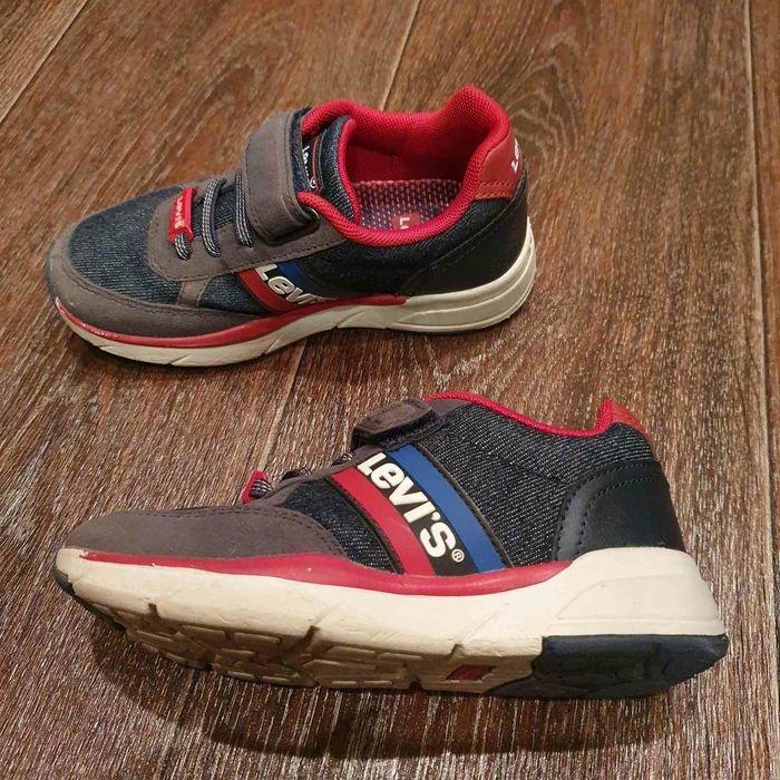 Кросівки дитячі Levi's 30р