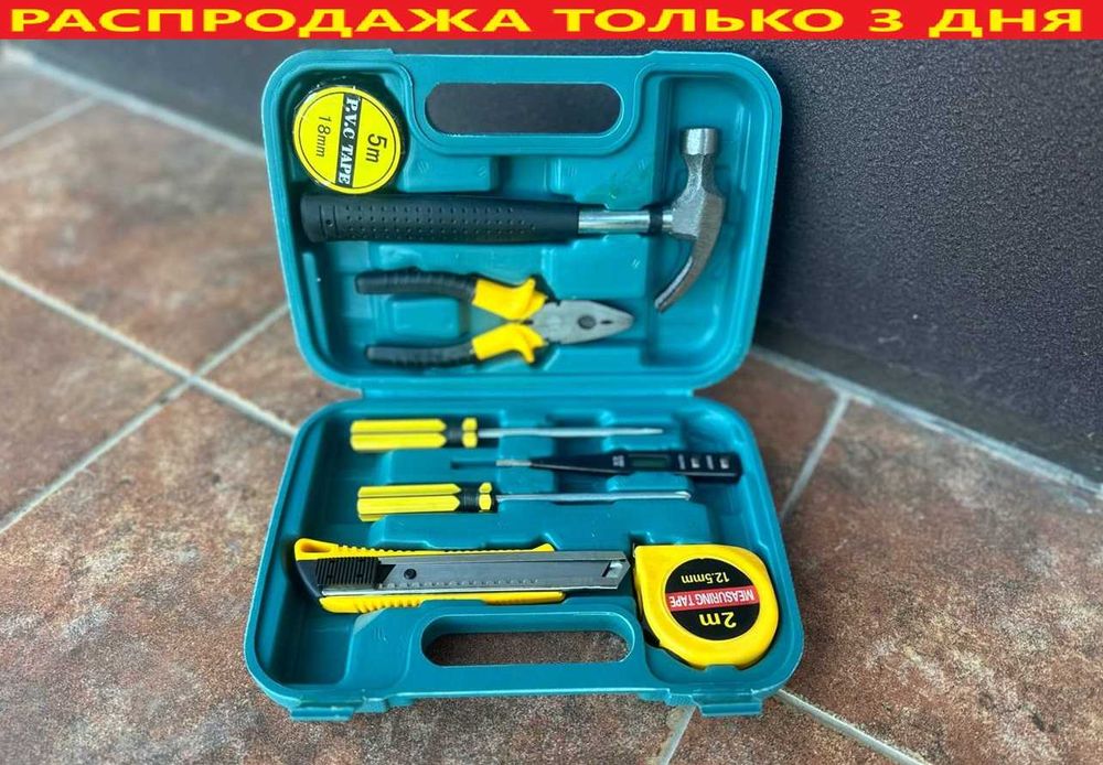 Набор инструментов в кейсе-молоток, плоскогубцы, отвертки, рулетка,нож
