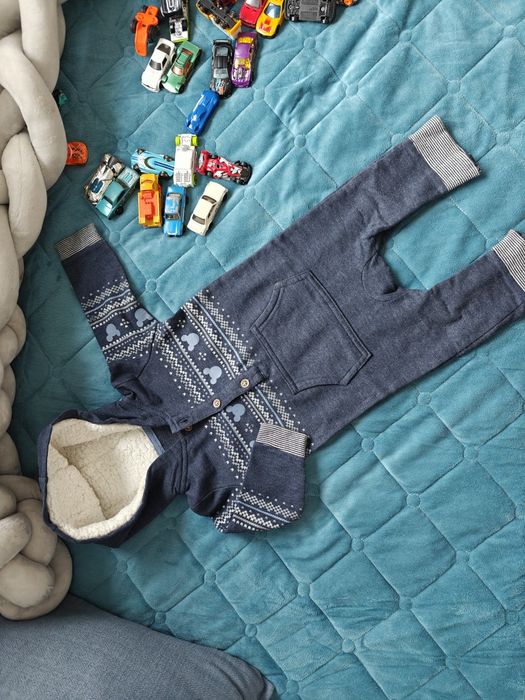 Kombinezon wzorzysty granatowy George 6-9 m