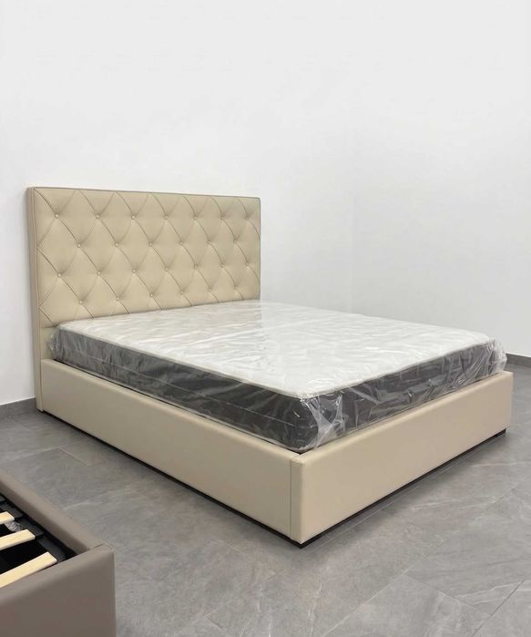 Cama de casal com sommier rebatível de arrumação NOVA!