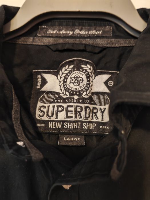 Czarna koszula Superdry