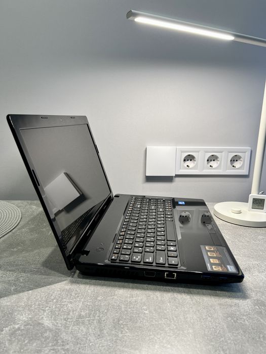 Ноутбук Lenovo отличное состояние