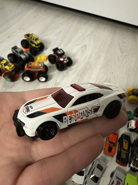 Машинки Hot Wheels монстртрак