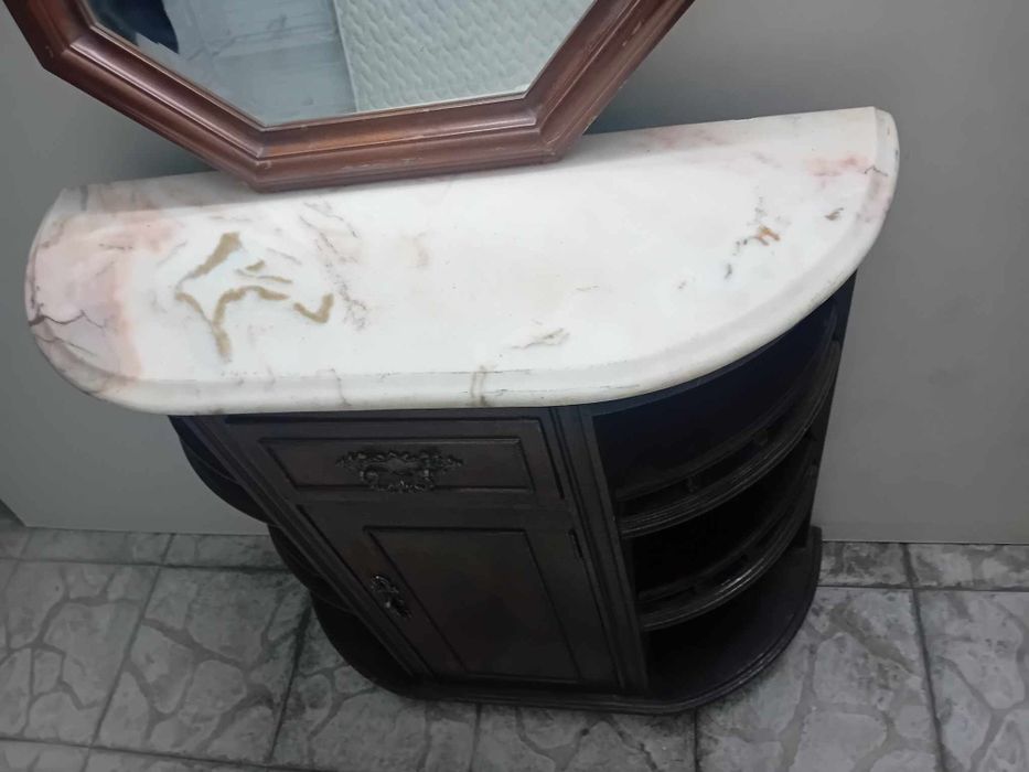 Móvel de entrada com pedra mármore e espelho só 20€ para desocupar.