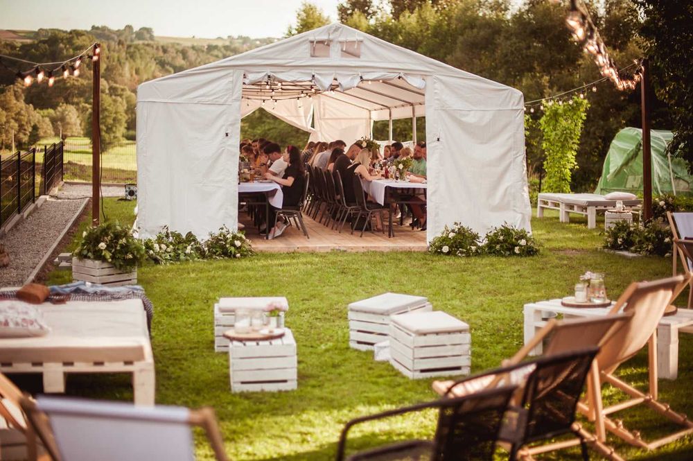 Wynajem namiotów , krzesła, stoły, obrusy, podłoga, leżaki