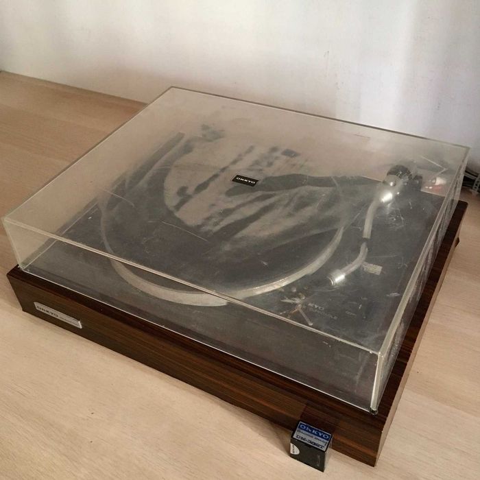 Onkyo Y-7000 - rádio amplificador com gira-discos
