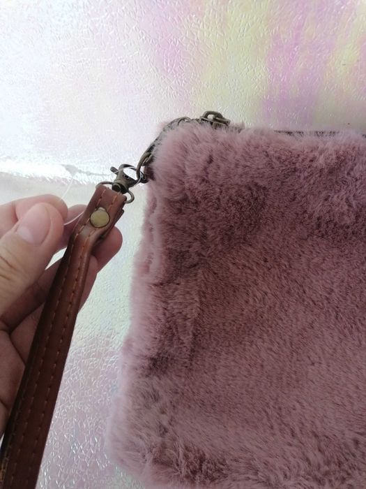 Clutch/pochete/mala/necessaire com pêlo NOVO