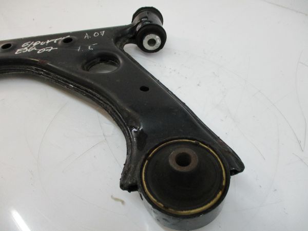 Braço de suspensão frente esquerdo FIAT Grande Punto (199_)