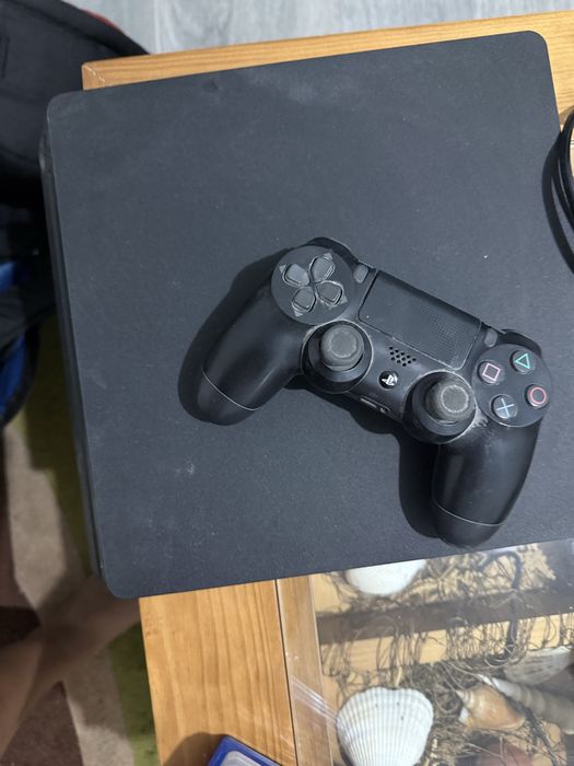 Ps4  1Tb pouco usado e bom estado————————
