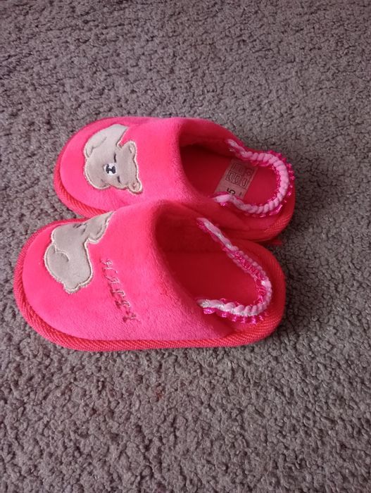 Кімнатні капці шльопки