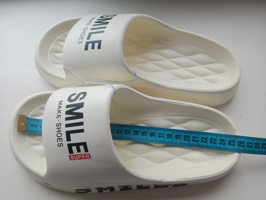 Шльопанці на літо