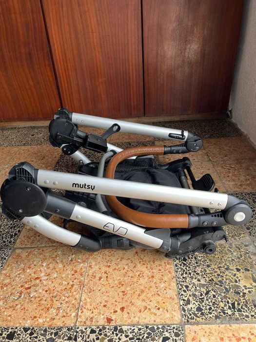 Carrinho de Passeio Mutsy Evo Azul Industrial - Ótimo Estado (Usado)