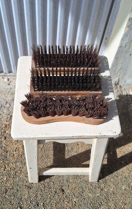 Escovas de aço para limpeza