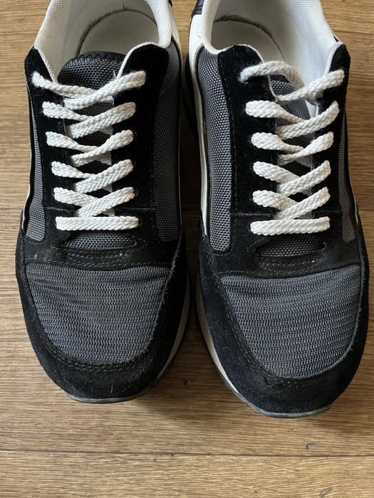 Продам Кросовки Armani Exchange 42