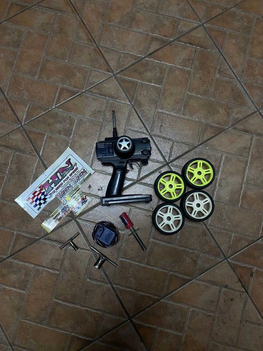 Carro telecomandado a gasolina