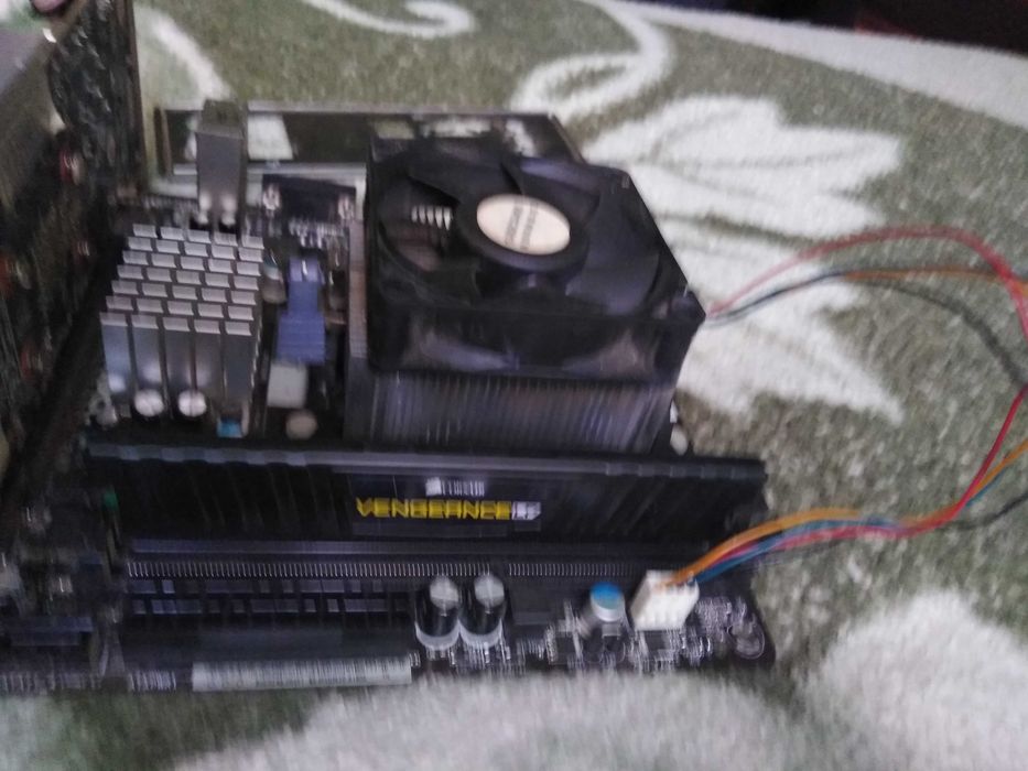 amd fx 6300, 960GM-VGS3 FX, 4GB DDR3 1600, GEFORCE 730 GT