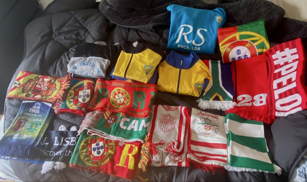 Lote artigos desporto (cachecois,bandeira ,fatos treino) a partir 3€