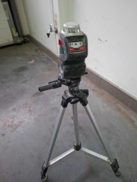 Laser krzyżowy Bosch PLL 360 + statyw, sprawny, używany