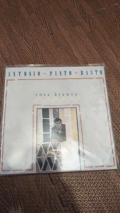 Paco Band
Consequências 
Paco Bandeira
Com os olhos de ver
Paco Bandeira
Vidas
António Pinto Basto 
Rosa Branca oferta 
Capas e discos como novos
25€
