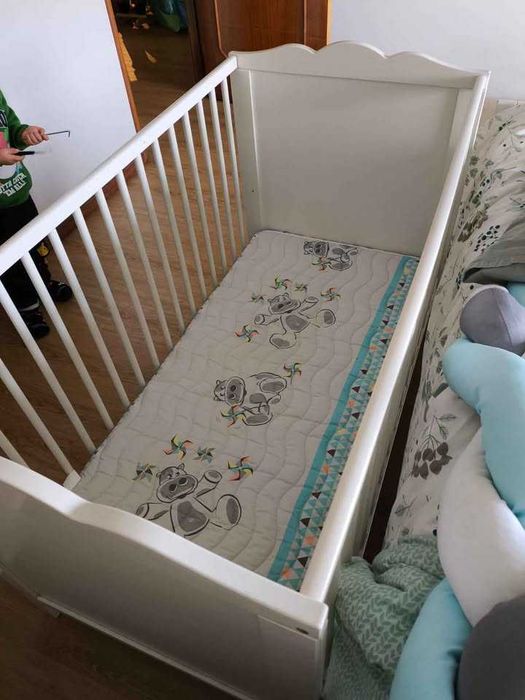Berço + colchão IKEA